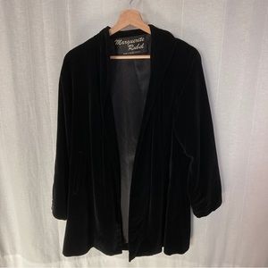 VINTAGE BLACK VELVET CLOAK